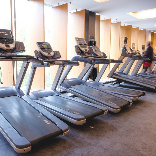 Esteiras na área de cardio